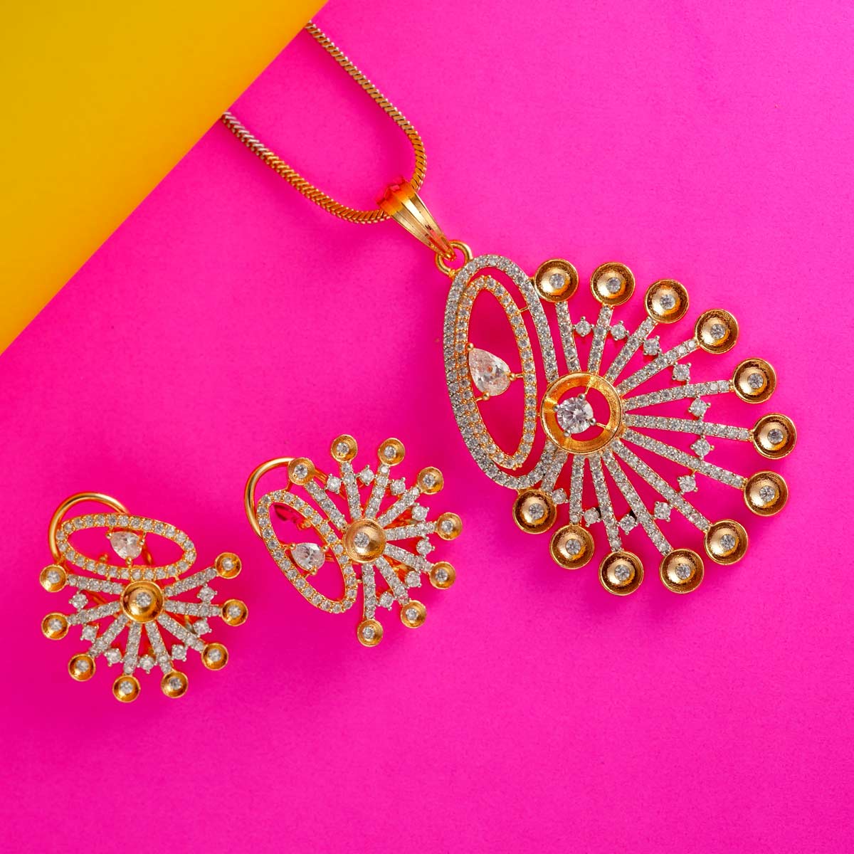 Esha Radiant Pendant Set