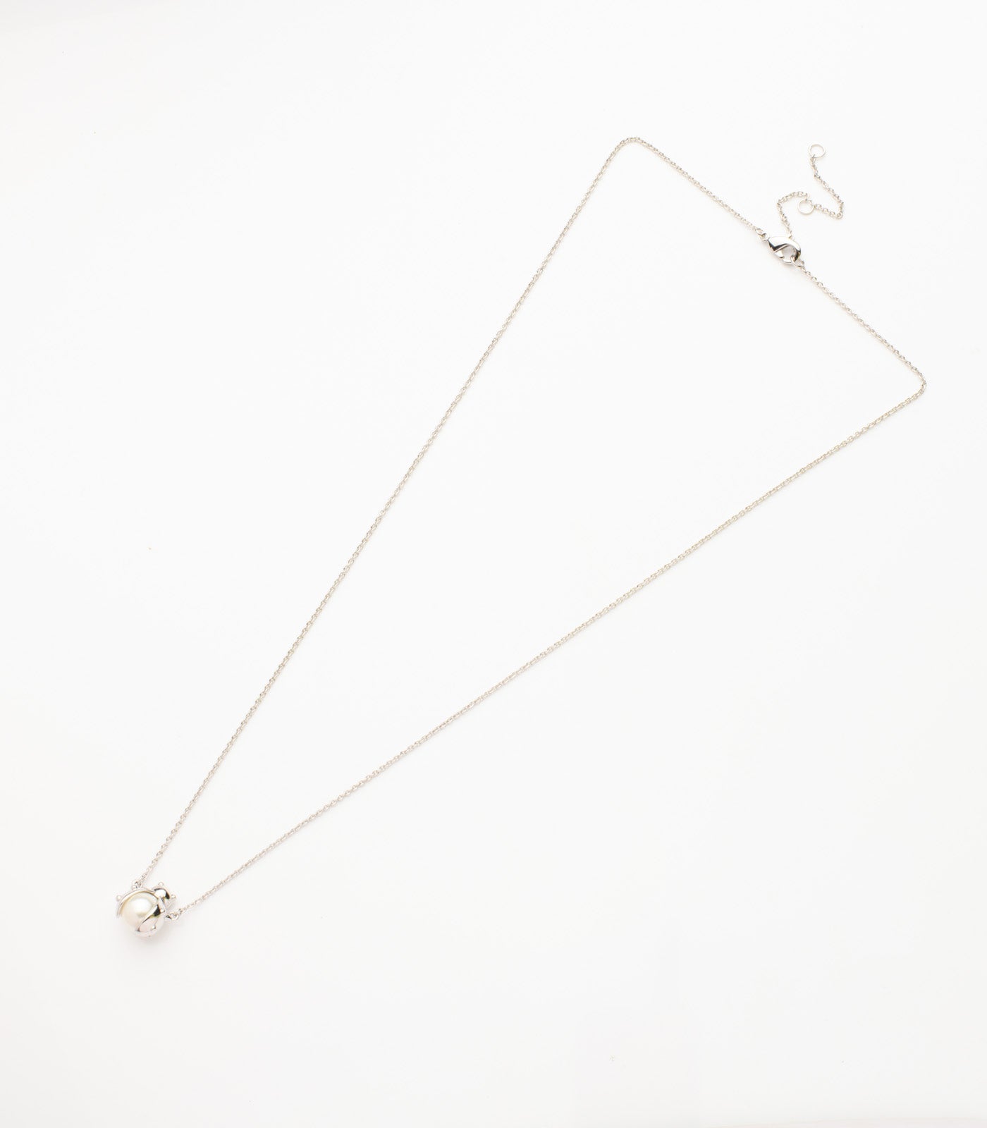 Single Pearl Pendant Necklace