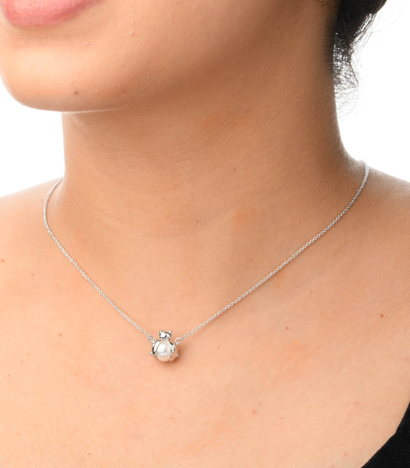 Single Pearl Pendant Necklace