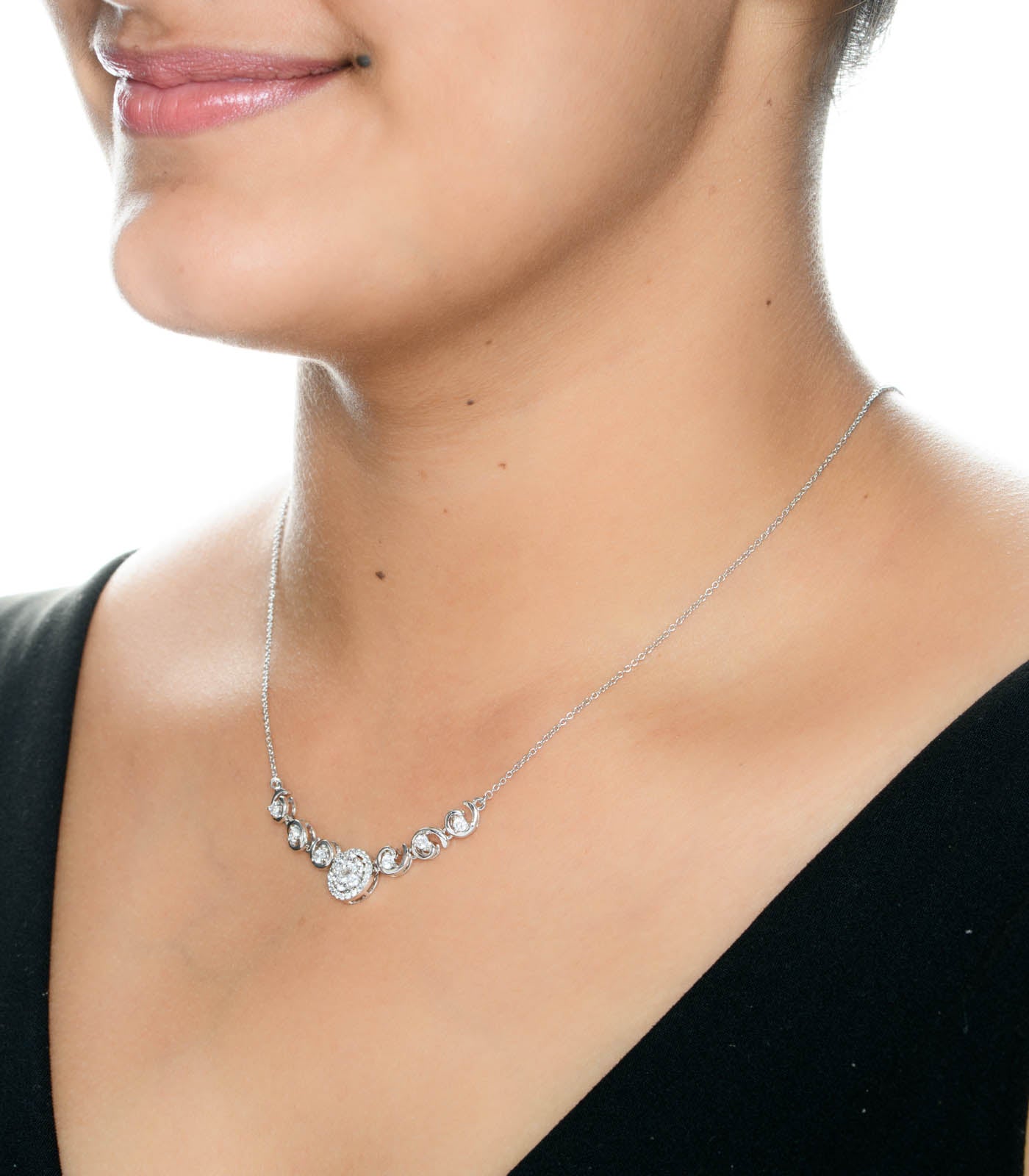Stylish Circular Pendant Necklace
