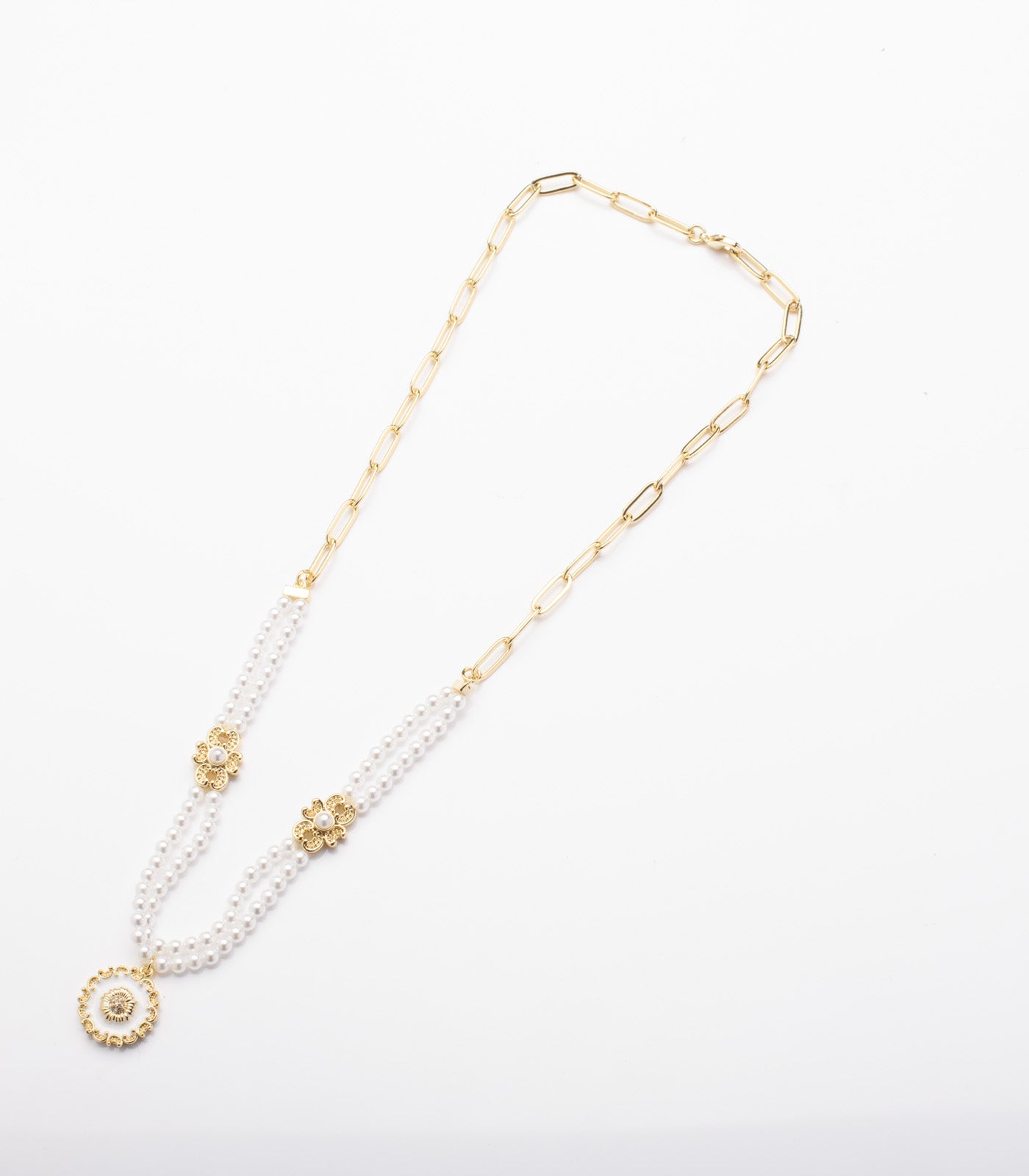 Timeless Floral Design Pearl Necklace