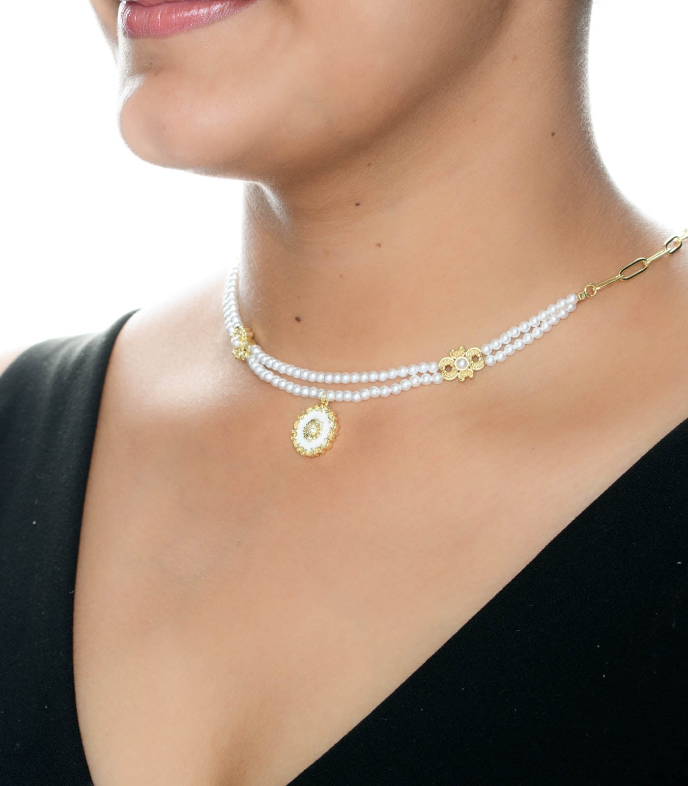 Timeless Floral Design Pearl Necklace
