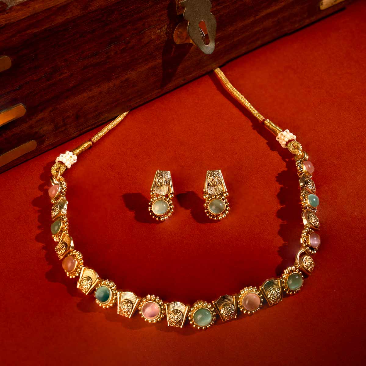Gulabo Pastel Stone Necklace Set