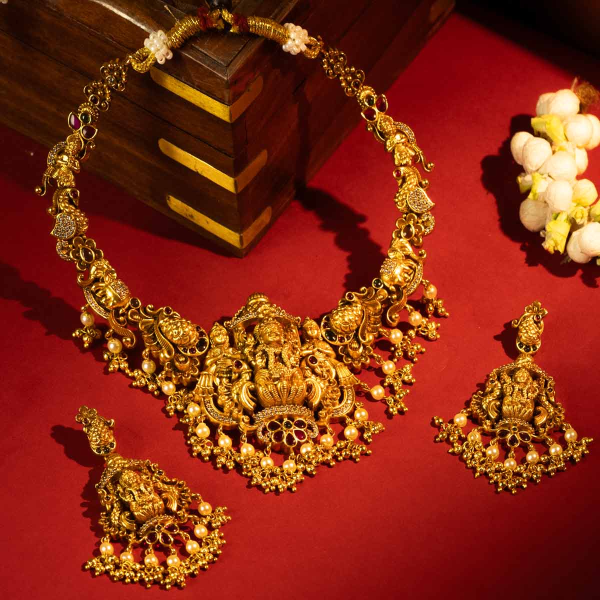 Lakshmi Heritage Choker Necklace Set