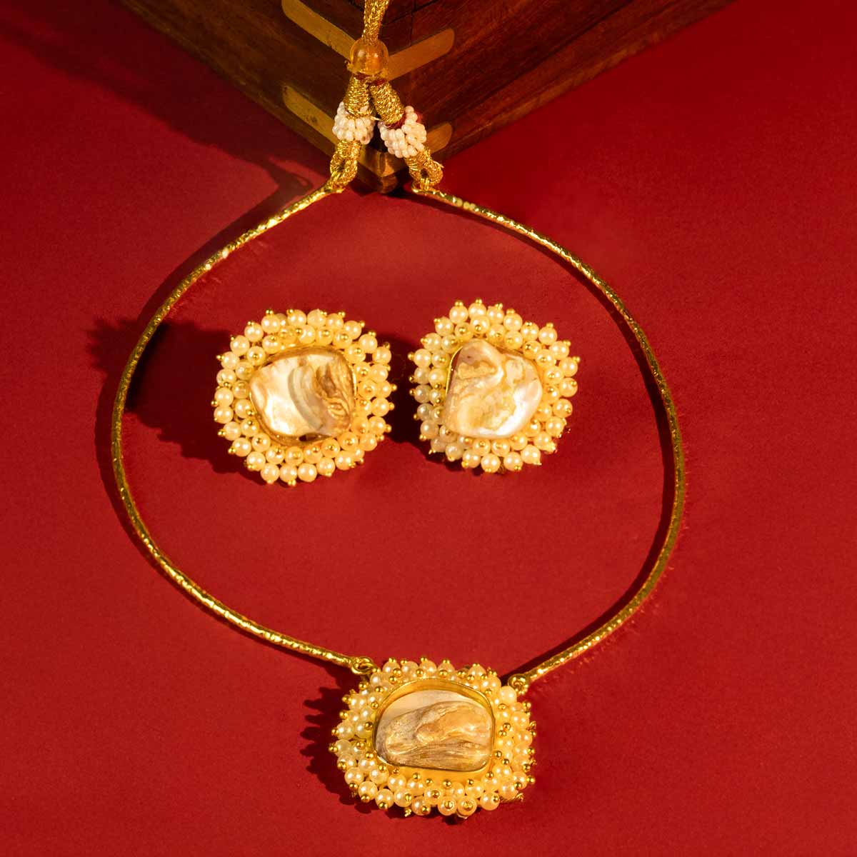 Gold-Plated Pearl Cluster Necklace Set