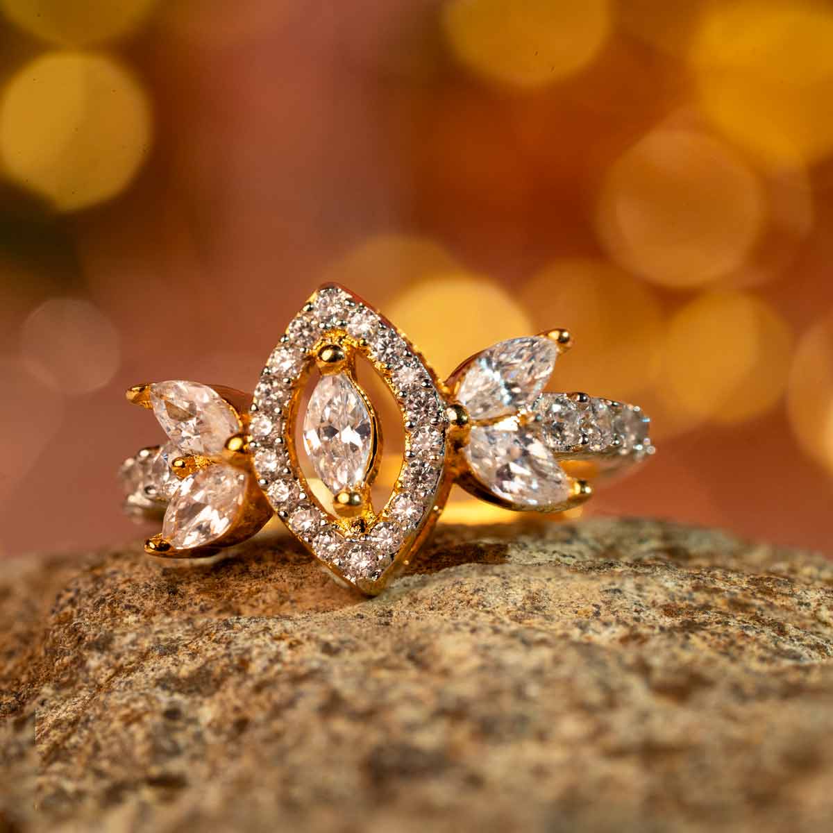Jivika Finger Ring