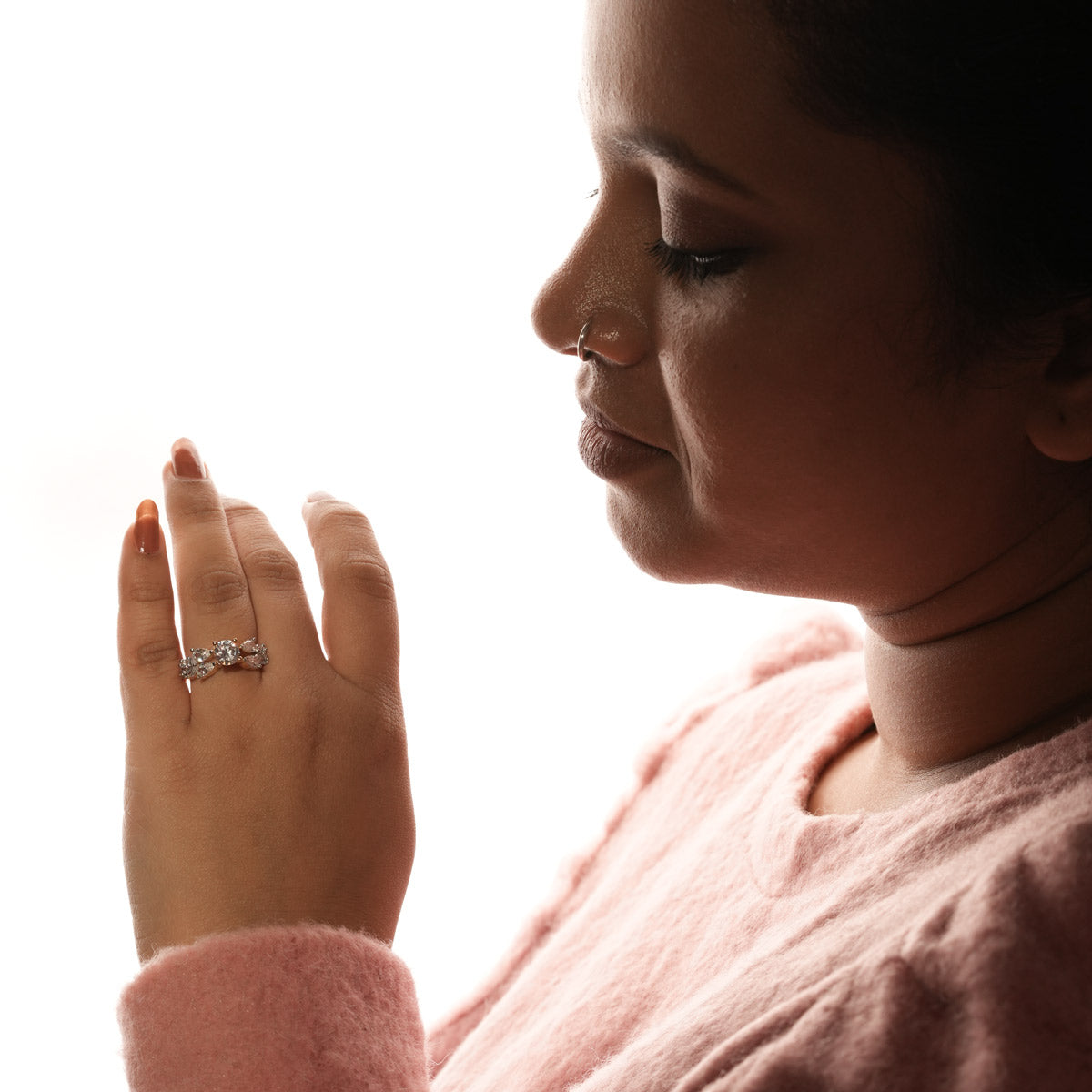 Anahita Finger Ring
