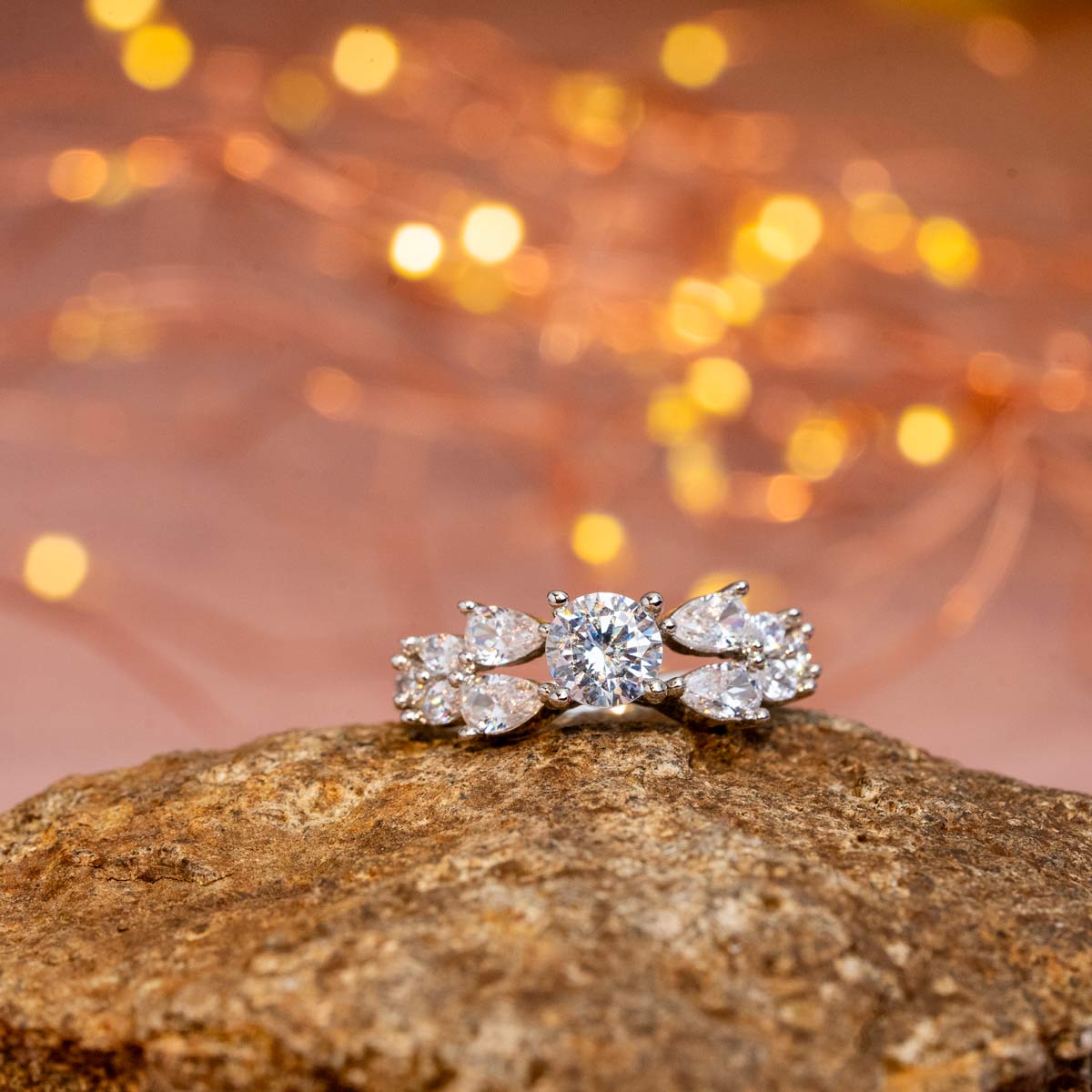 Anahita Finger Ring