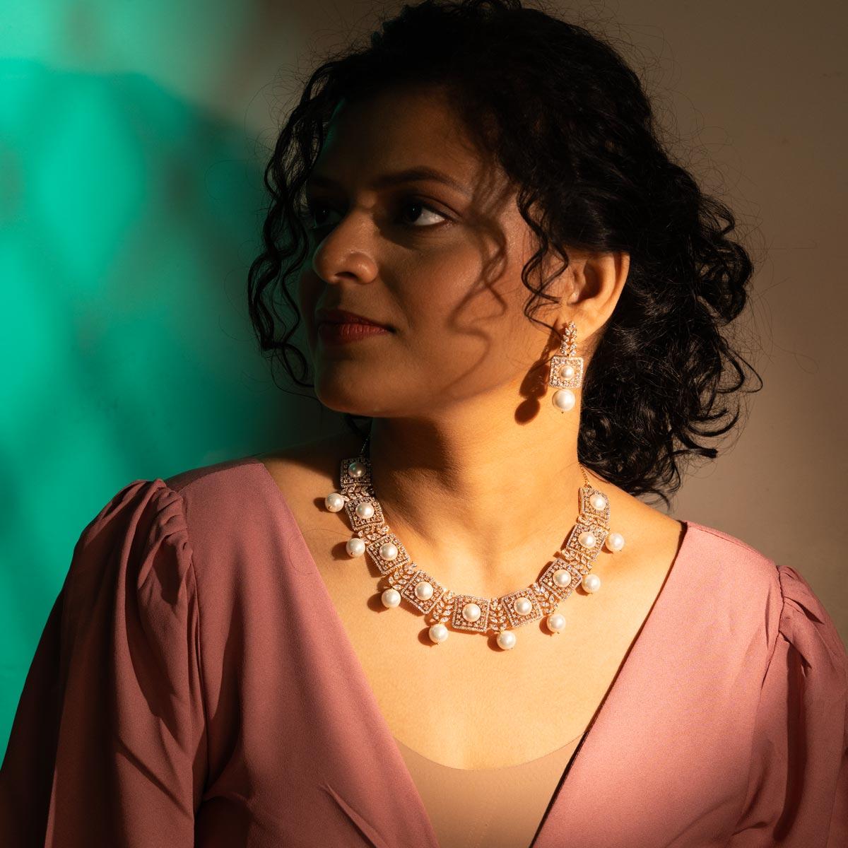 Pearl Radiance Necklace Set