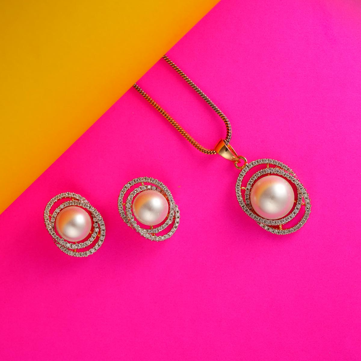 Oval Pearl Halo Pendant Set