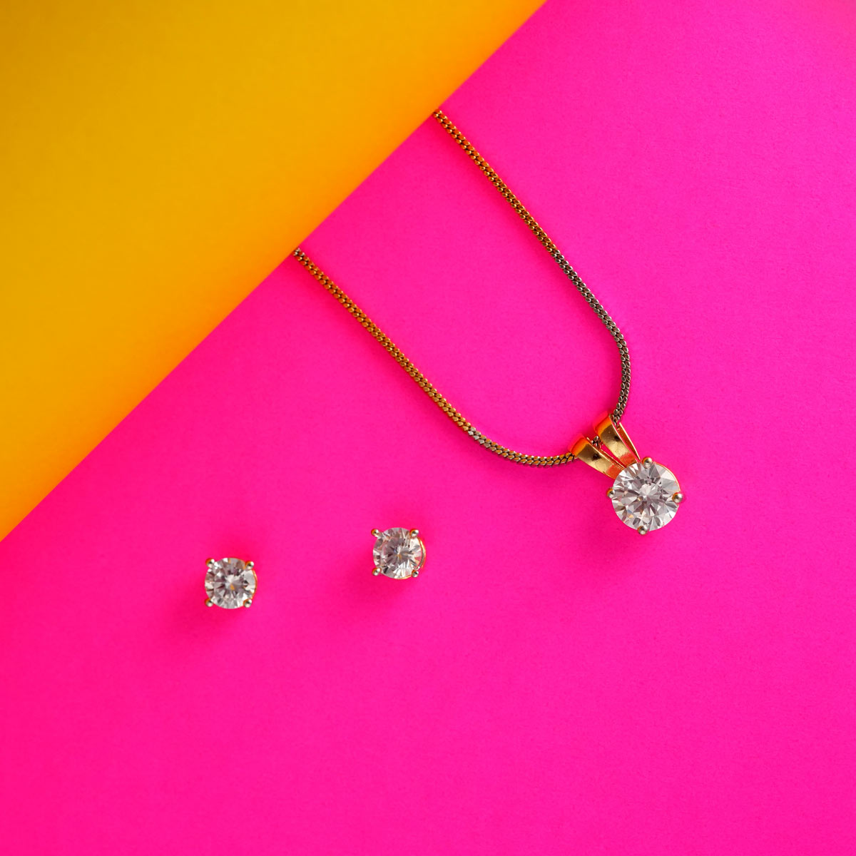 Solitaire Glow Pendant Set
