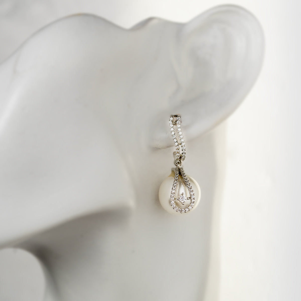 Elegant Dewdrop Pearl Earrings