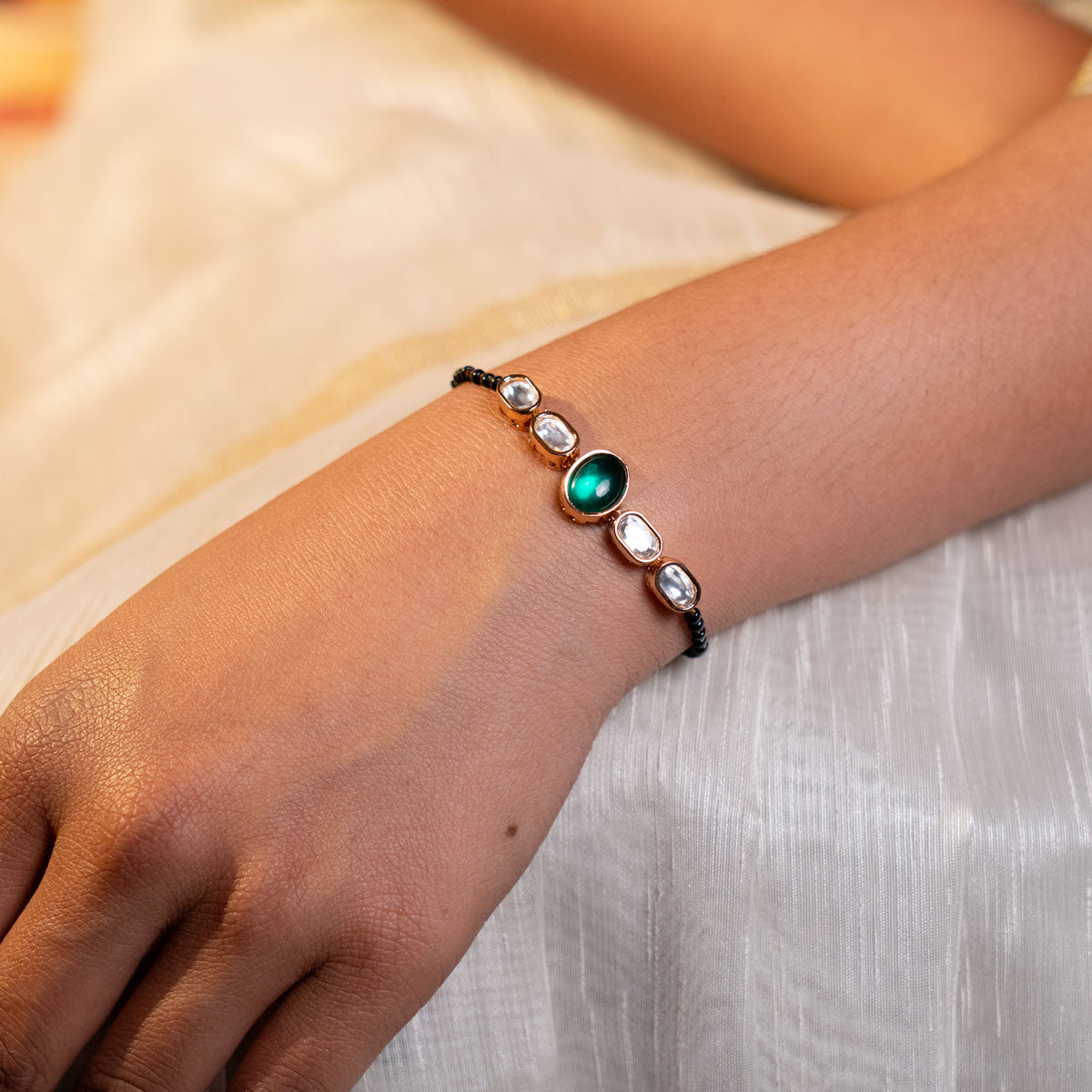 Emerald Aura Hand Mangalsutra