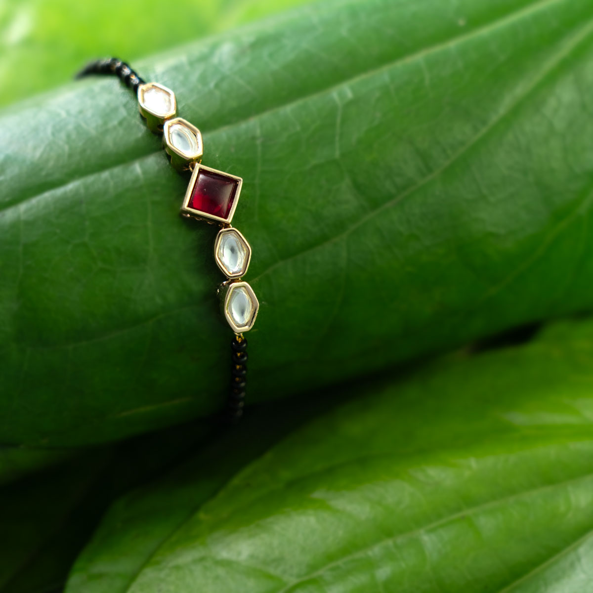 Ruhani Rangrez Hand Mangalsutra