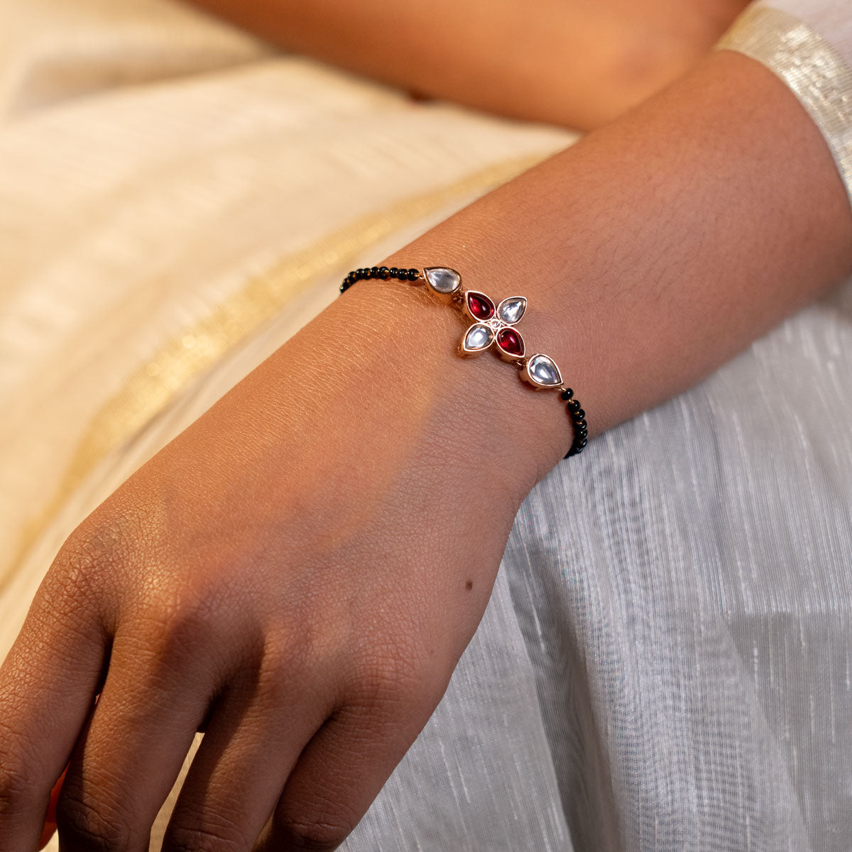 Noorika Phool Hand Mangalsutra