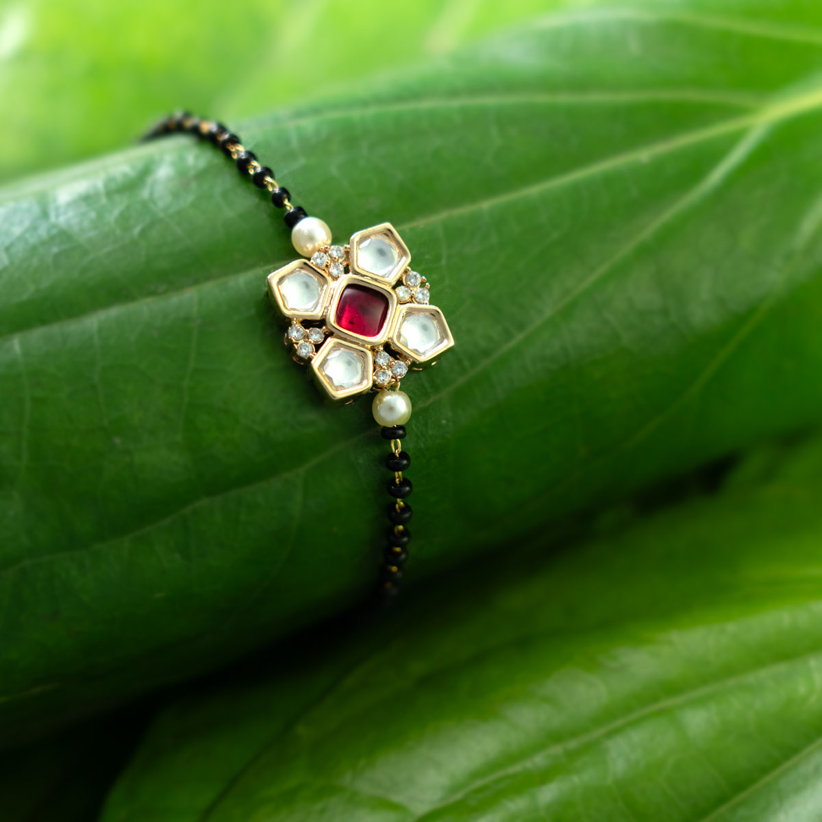 Mehr-e-Gul Hand Mangalsutra