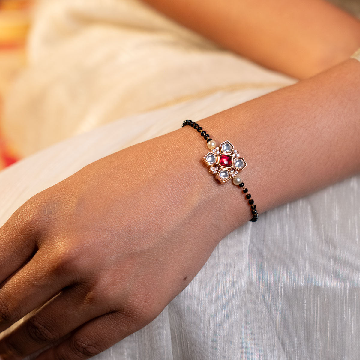 Mehr-e-Gul Hand Mangalsutra