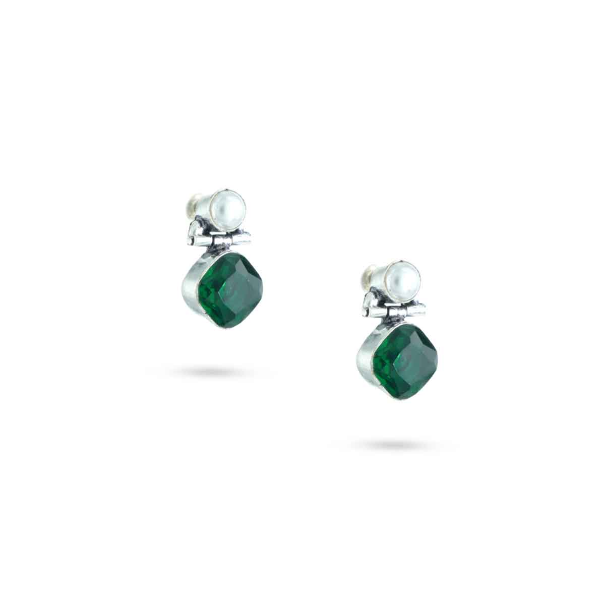 Stone With Pearl Detailing Studs