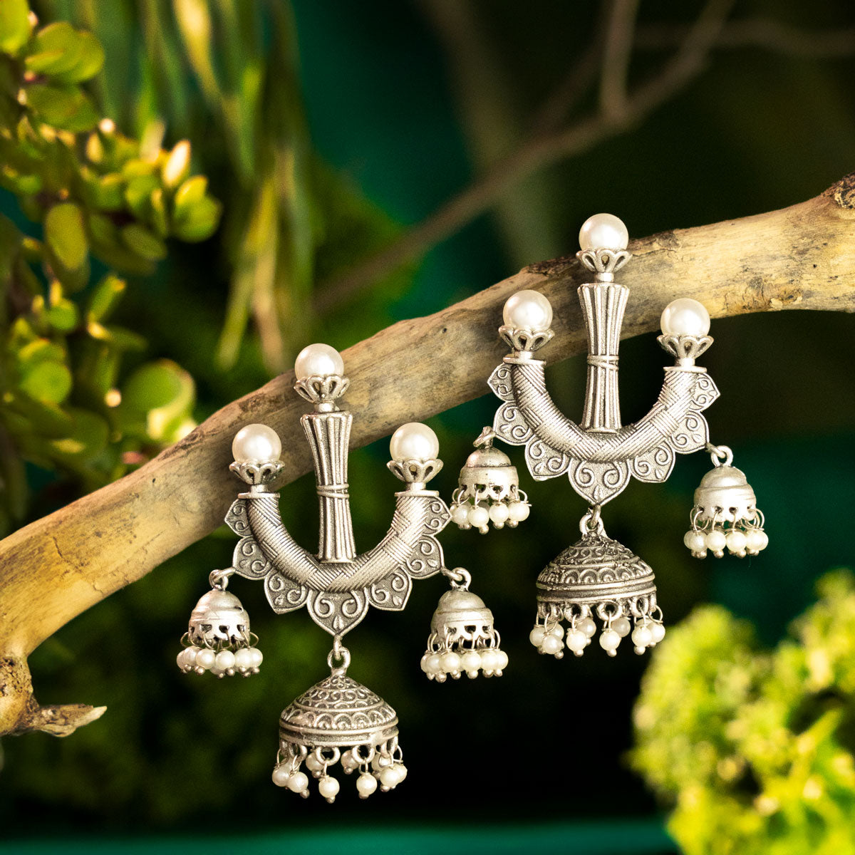 Ruhani Jhumka Earrings