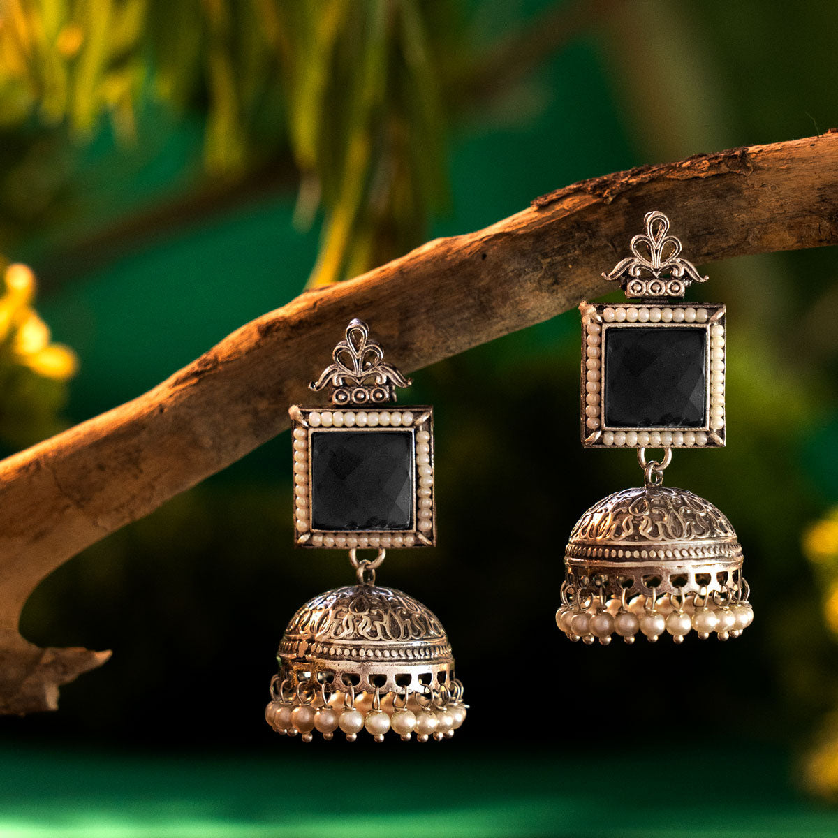 Neerja Square Pearl Jhumka
