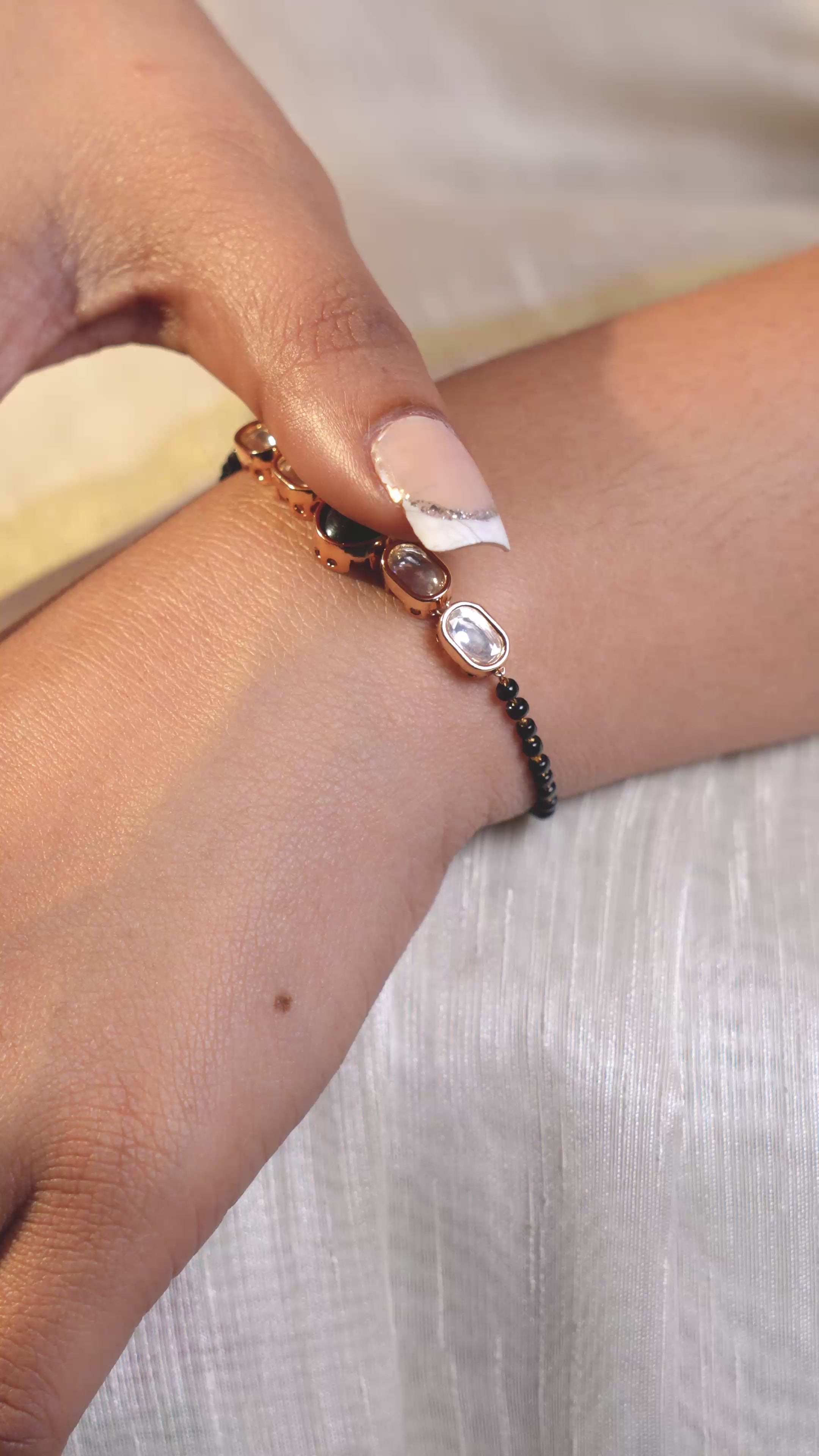 Load video: Emerald Aura Hand Mangalsutra