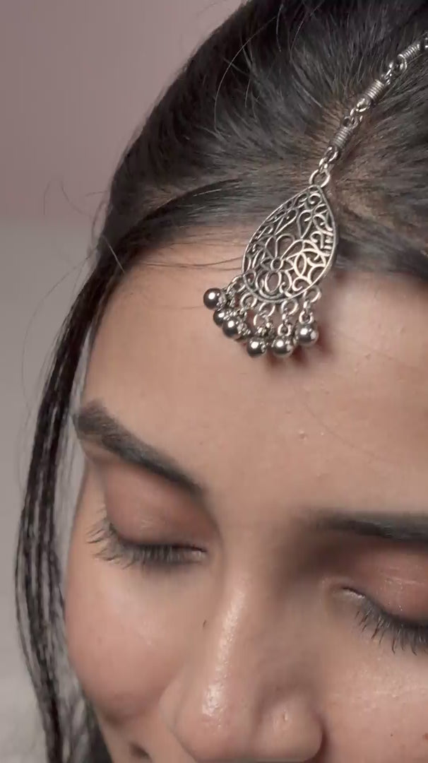 Load video: Harshita Mang Tikka