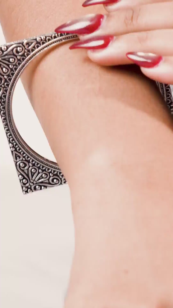 Load video: Ruperi Bangle (Set of 2)